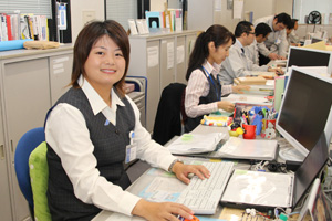 法務部オフィスにて